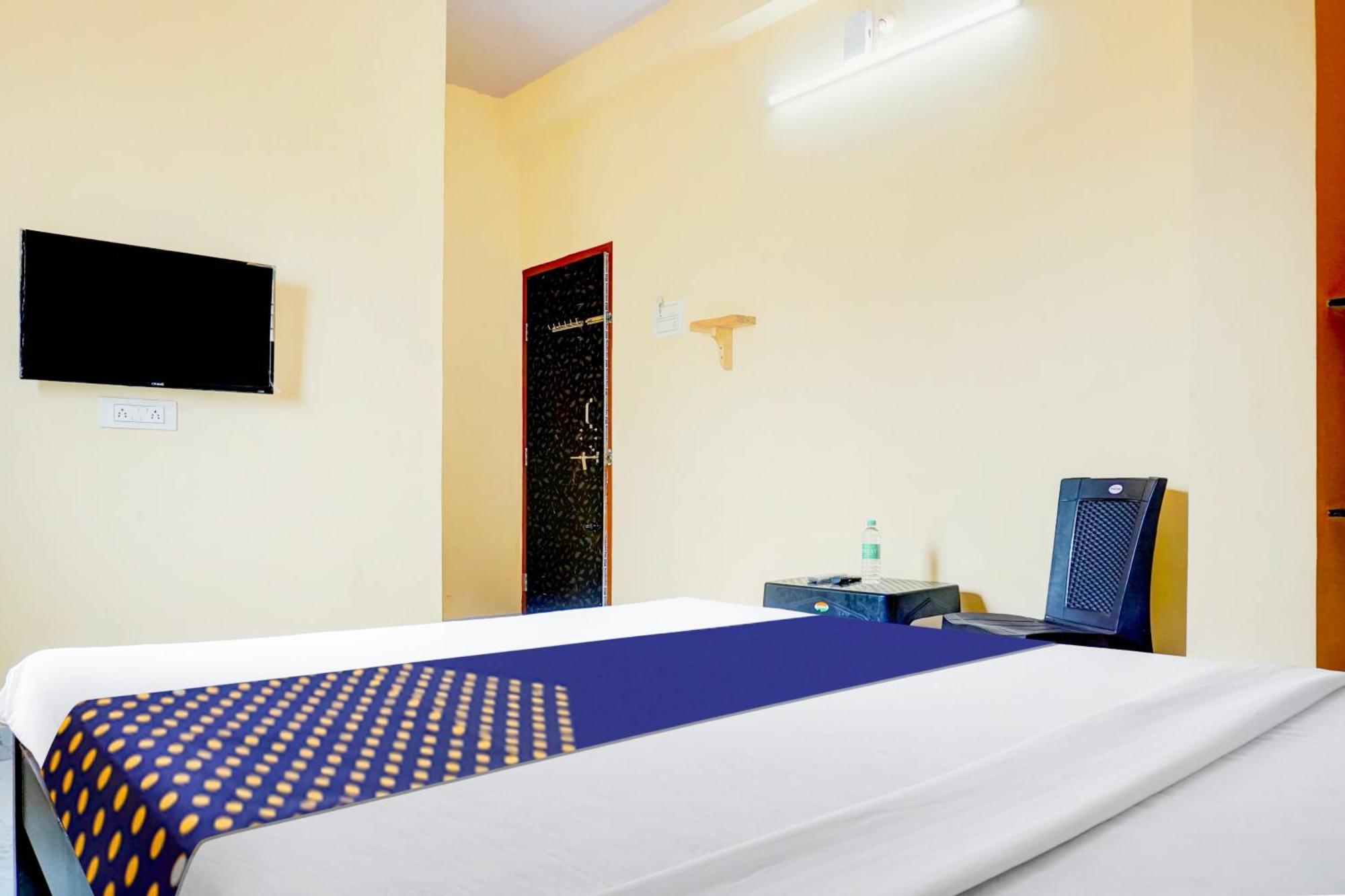 Spot On Hotel Shree Samarth Lodging Kolhapur Esterno foto