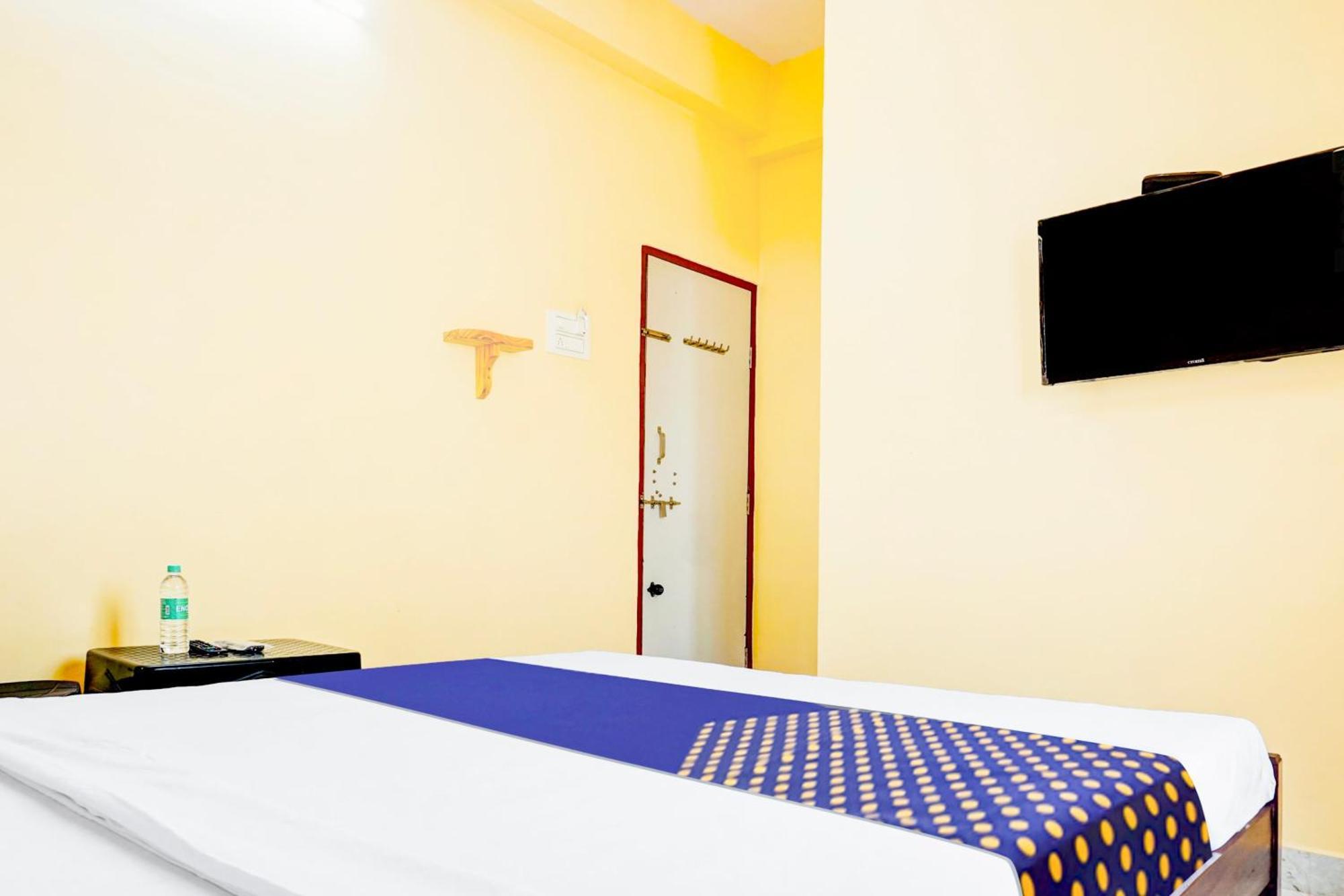 Spot On Hotel Shree Samarth Lodging Kolhapur Esterno foto