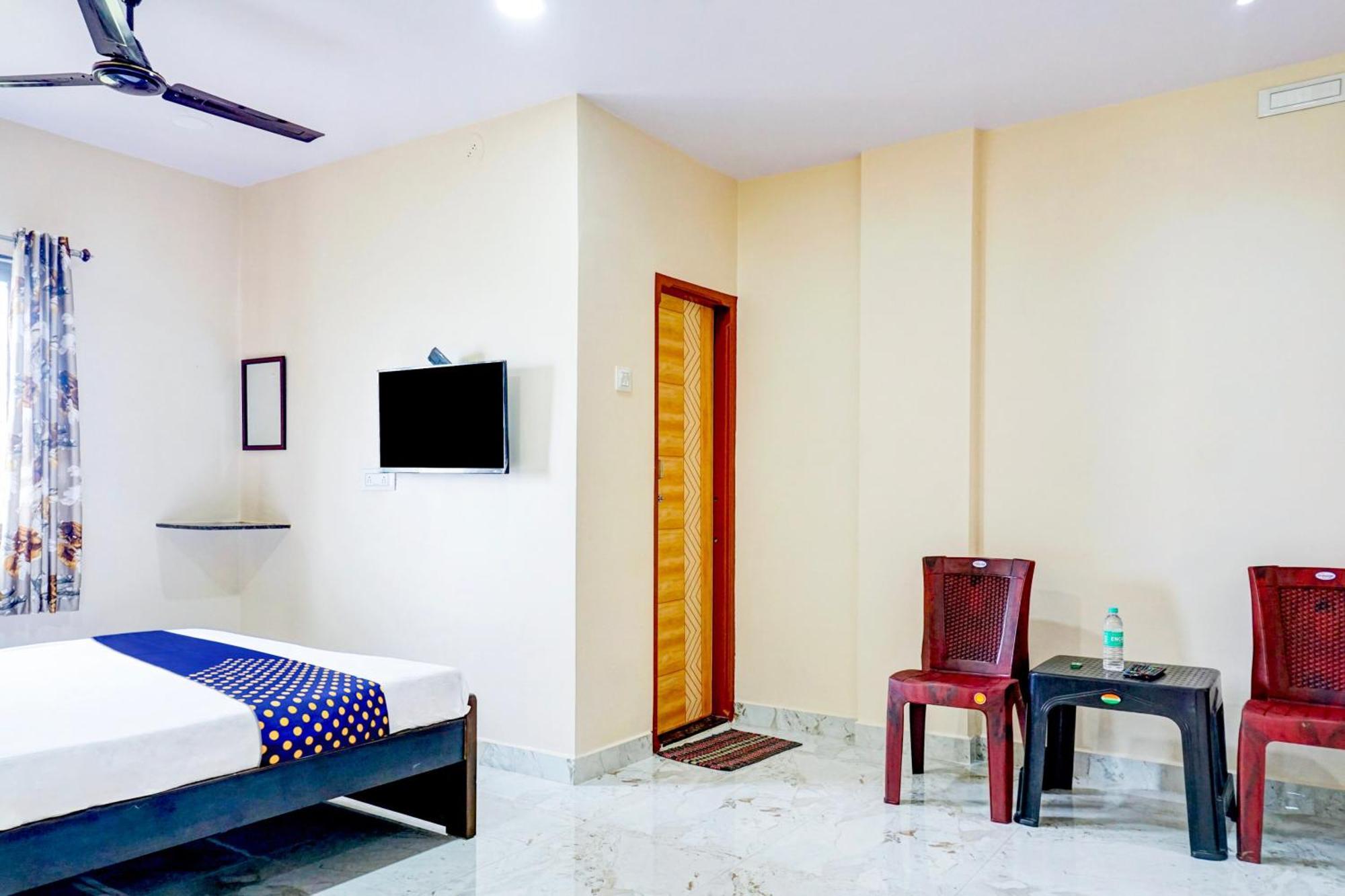 Spot On Hotel Shree Samarth Lodging Kolhapur Esterno foto