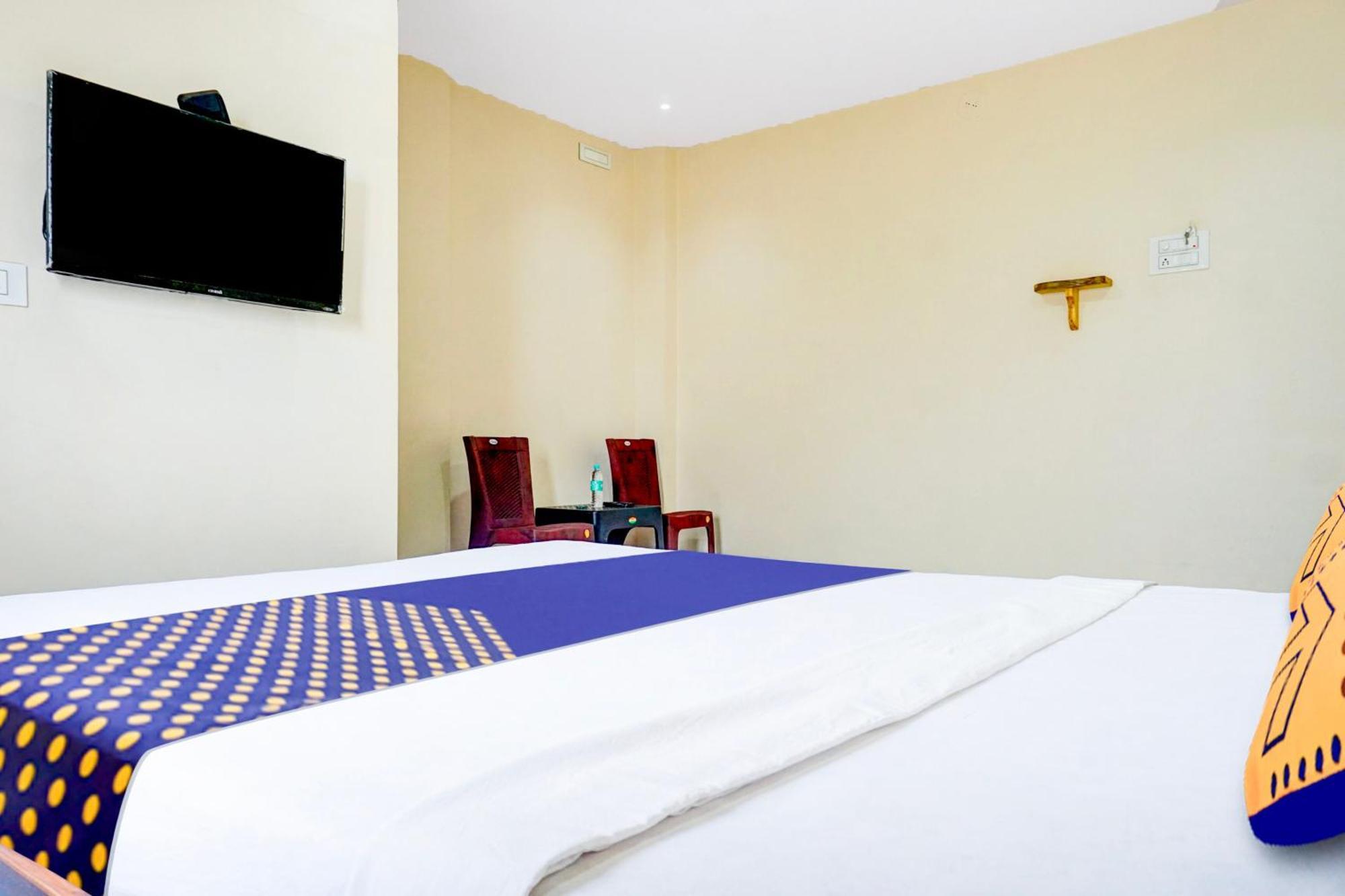 Spot On Hotel Shree Samarth Lodging Kolhapur Esterno foto